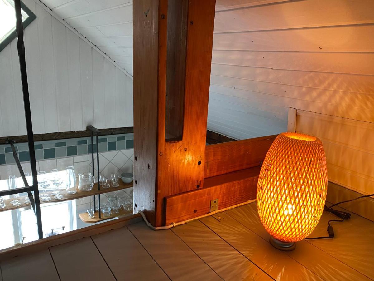 B&B Bland Ormbunkar Och Rosor ファルケンベリ エクステリア 写真