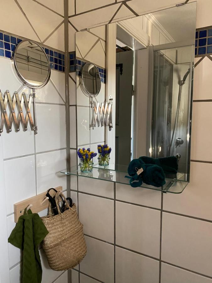 B&B Bland Ormbunkar Och Rosor ファルケンベリ エクステリア 写真